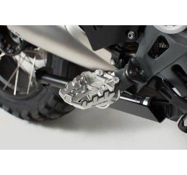 SW-Motech reposapiés EVO regulables Honda Transalp 600 / XRV 650 / 750 / CRF 1000 (15-17)
