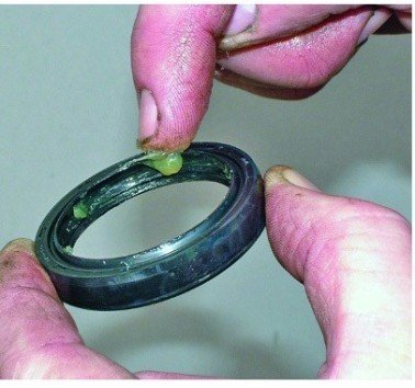 Grasa Kayaba especial para horquillas. Bote de 250ml