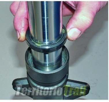 Grasa Kayaba especial para horquillas. Bote de 250ml