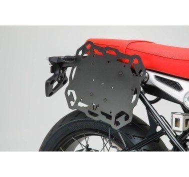 SW-Motech  Placa de sujección universal derecha,Para soporte lateral SLC derecha. Con red.