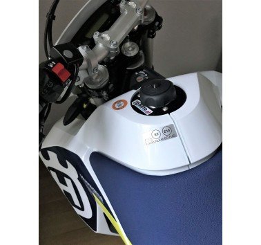 Boca de llenado de combustible alta para Husqvarna 701 / GasGas 700