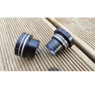 Juego de espaciadores de acero inoxidable para rueda trasera AJP PR7 650 (2022-26)