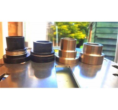 Juego de espaciadores de acero inoxidable para rueda trasera AJP PR7 650 (2022-26)