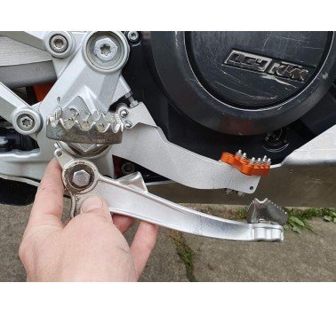 Pedal de freno trasero Fat Bertha para KTM 690 Enduro (2011-18)