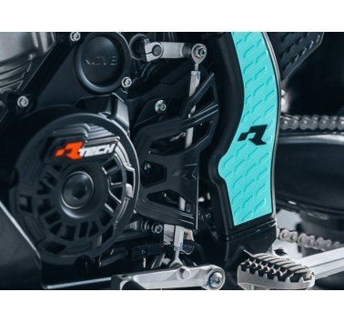 Protectores tapas de motor RaceTech negros Kove 800 X Pro / Rally